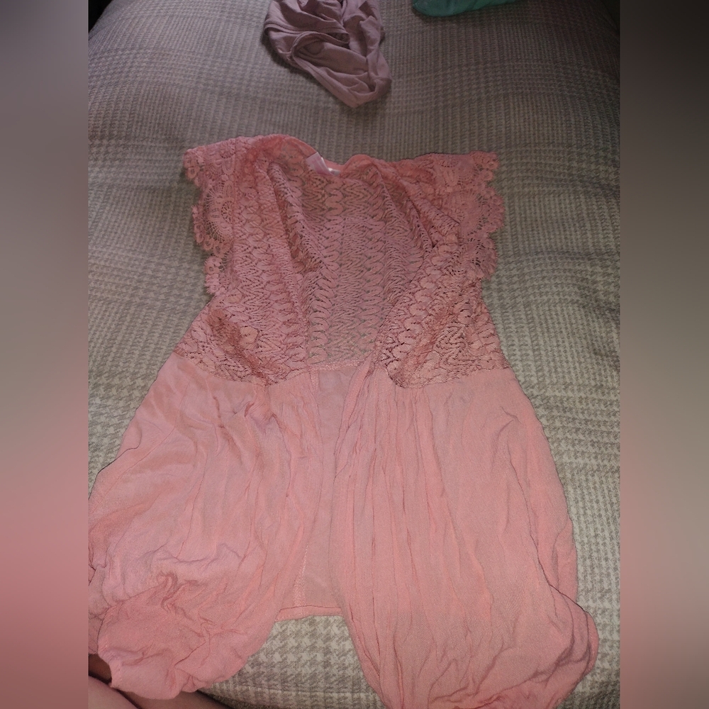 Elegant Pink Lace Sleepwear